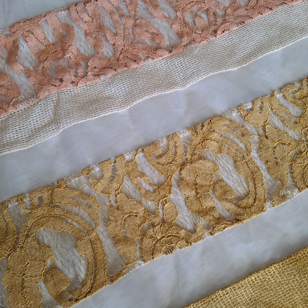 Romeo + Juliet Couture sheer with lace Tank top